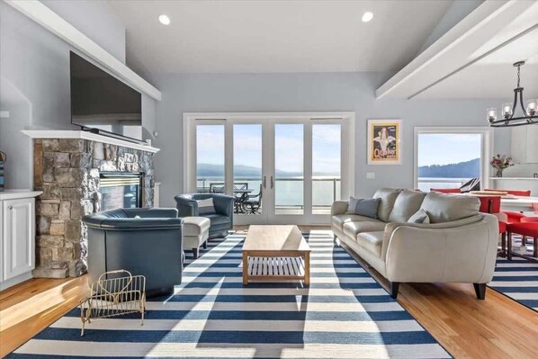 Smart TV, fireplace, table tennis, books