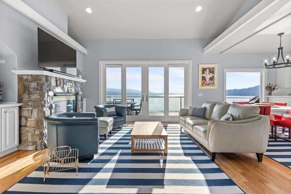 Smart TV, fireplace, table tennis, books