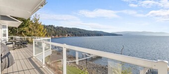 CDA Lake Luxury • Dock, Gazebo, Games & Water Toys