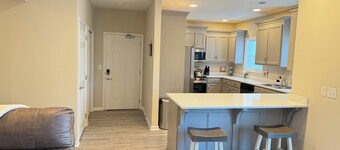 2B Gorgeous 2-bedroom new apartment in lively Huntsville