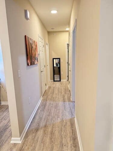 2B Gorgeous 2-bedroom new apartment in lively Huntsville