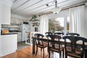 Private kitchen - Birch Meadow at The Blue Mountains for 8 (The Blue Mountains)
