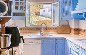Fridge, microwave, oven, stovetop - 2 bedroom awesome apartment in Facinas - Tarifa (Facinas - Tarifa)