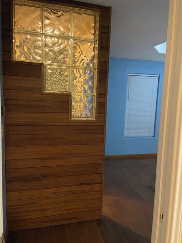 Beautiful 3-bedroom townhome with AC in charming Brownsville