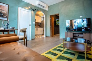 Smart TV - Nichiyōbi House「UNIT #1「Koneko」 (San Juan)