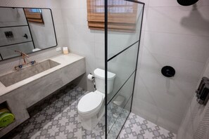 Douche, sèche-cheveux