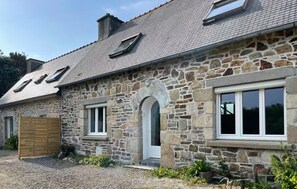 Exterior detail - 2 bedroom beautiful home in Rospez (Rospez)