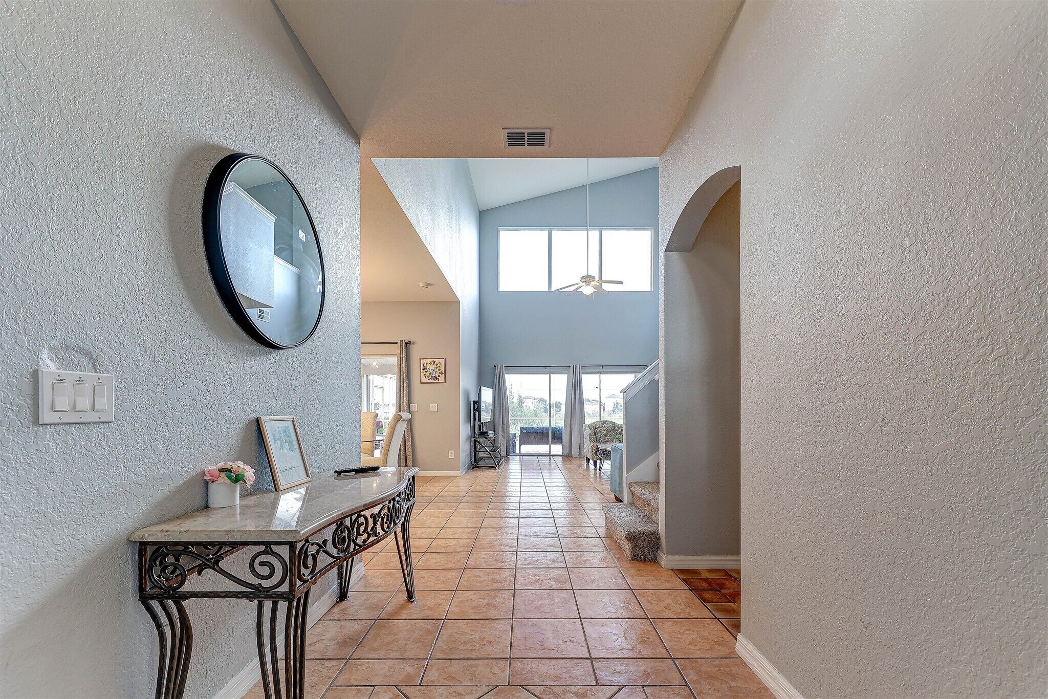 المنشأة من الداخل