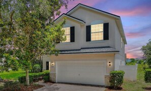 Exterior - A spacious and updated home with pool, minutes from Disney, golf, and more. (Davenport)