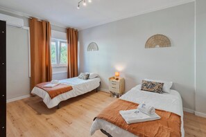 Bügeleisen/Bügelbrett, Internetzugang, Bettwäsche