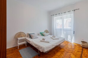 3 chambres, fer et planche à repasser, accès Internet, draps fournis