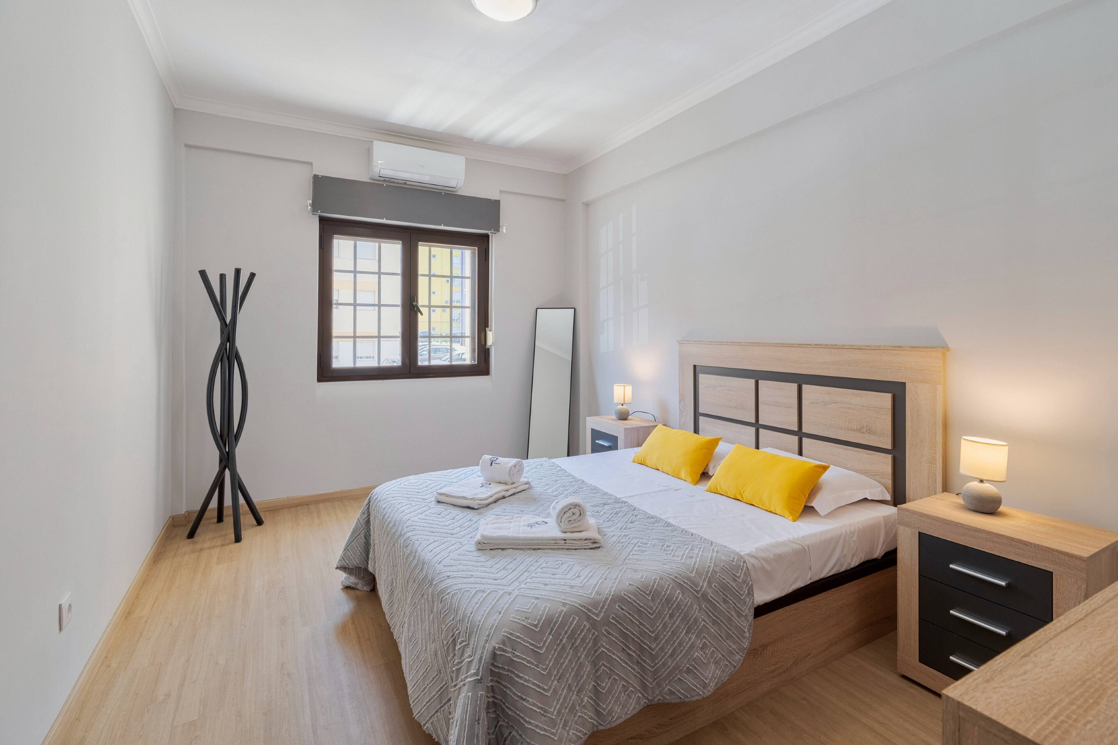 2 chambres, fer et planche à repasser, accès à Internet, literie fournie