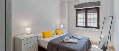 Bügeleisen/Bügelbrett, Internetzugang, Bettwäsche