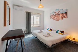 1 bedroom, iron/ironing board, Internet, bed sheets - Lucia House - By Y Concept (Setúbal)