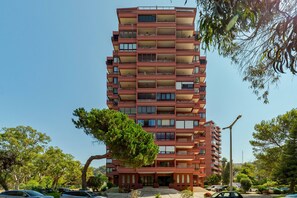 Exterior - Regina Beach House - By Y Concept (Almada)