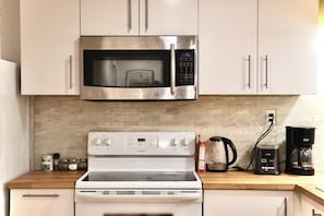 Private kitchen - Charming spacious 2 Bedroom 2 Bathroom (Laval)