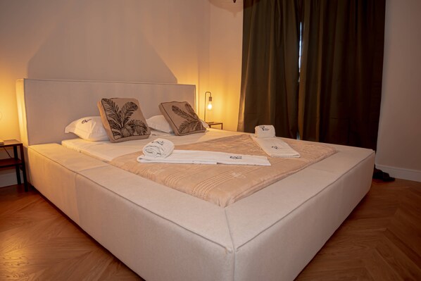 2 makuuhuonetta, silitysrauta/-lauta, internet, vuodevaatteet