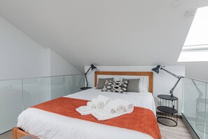 1 habitación, tabla de planchar con plancha, internet y ropa de cama 