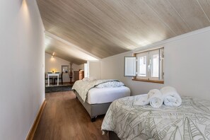 1 bedroom, iron/ironing board, Internet, bed sheets - Postigo do Cais 1 FLOOR  - By Y Concept (Setúbal)
