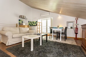 TV - Postigo do Cais 1 FLOOR  - By Y Concept (Setúbal)