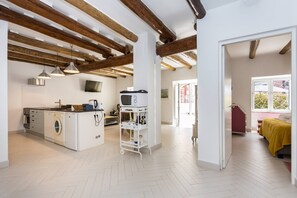 1 habitación, acceso a internet y ropa de cama 