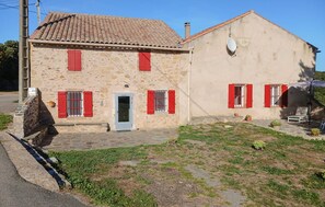 Exterior - 3 bedroom nice home in Pardailhan (Pardailhan)