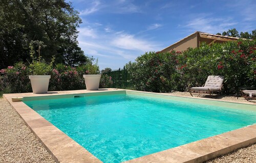 Nice home in Grignan with private swimming pool, can be inside or outside
