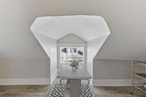 Dining - The Hideout Loft - Tranquil Stay (Memphis)