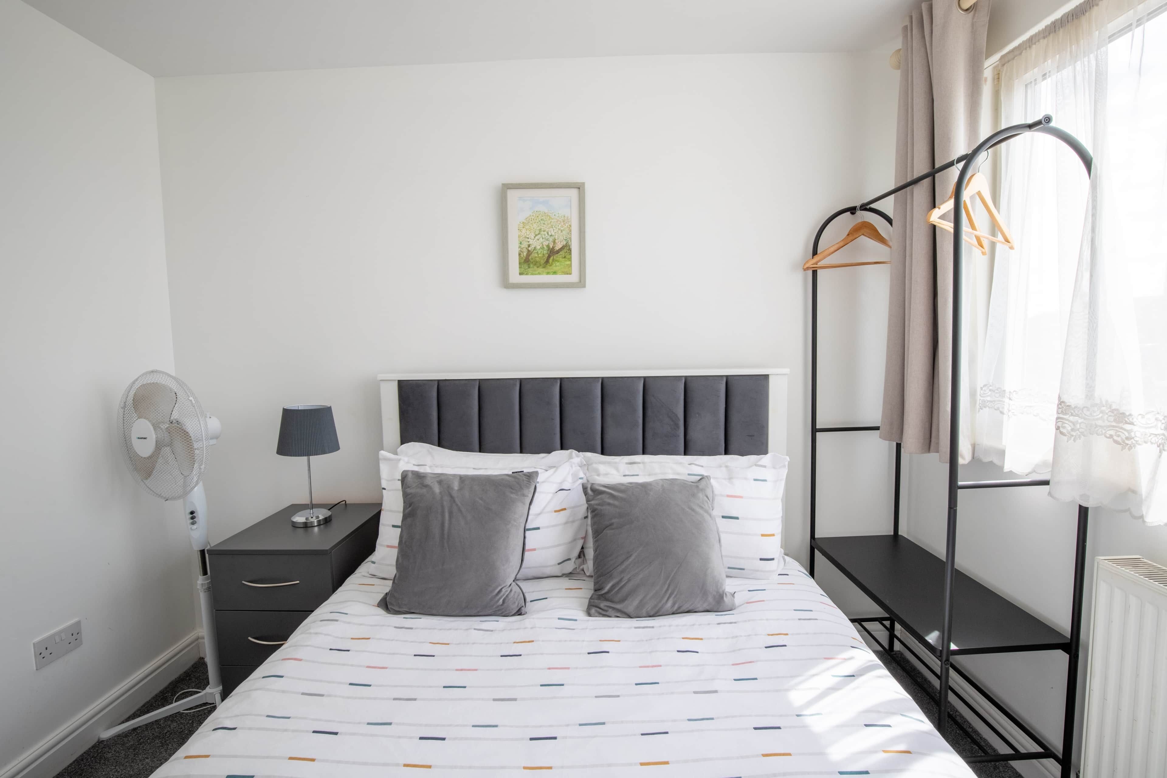 5 chambres, fer et planche à repasser, Wi-Fi gratuit, draps fournis