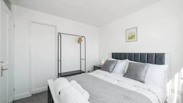 5 makuuhuonetta, silitysrauta/-lauta, ilmainen Wi-Fi, vuodevaatteet