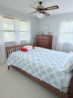 Iron/ironing board, free WiFi, bed sheets