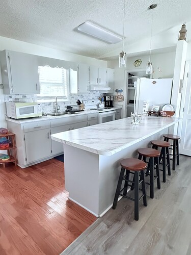 Lured Away -3BR / 2BA • Water-View Retreat