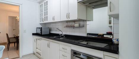 Basic Apartment | Private kitchen