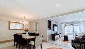 Dining - House w/ Pool and BBQ in Jurere - Rom0591 (Florianópolis)