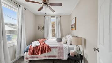 2 dormitorios, tabla de planchar con plancha, wifi y ropa de cama