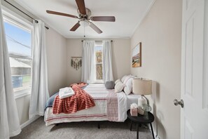 2 dormitoris, planxa i posts de planxar, wifi i roba de llit 