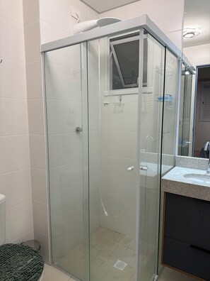 Toilet paper - Beachfront apartment with charcoal grill and free Wi-Fi.  (Praia Grande)