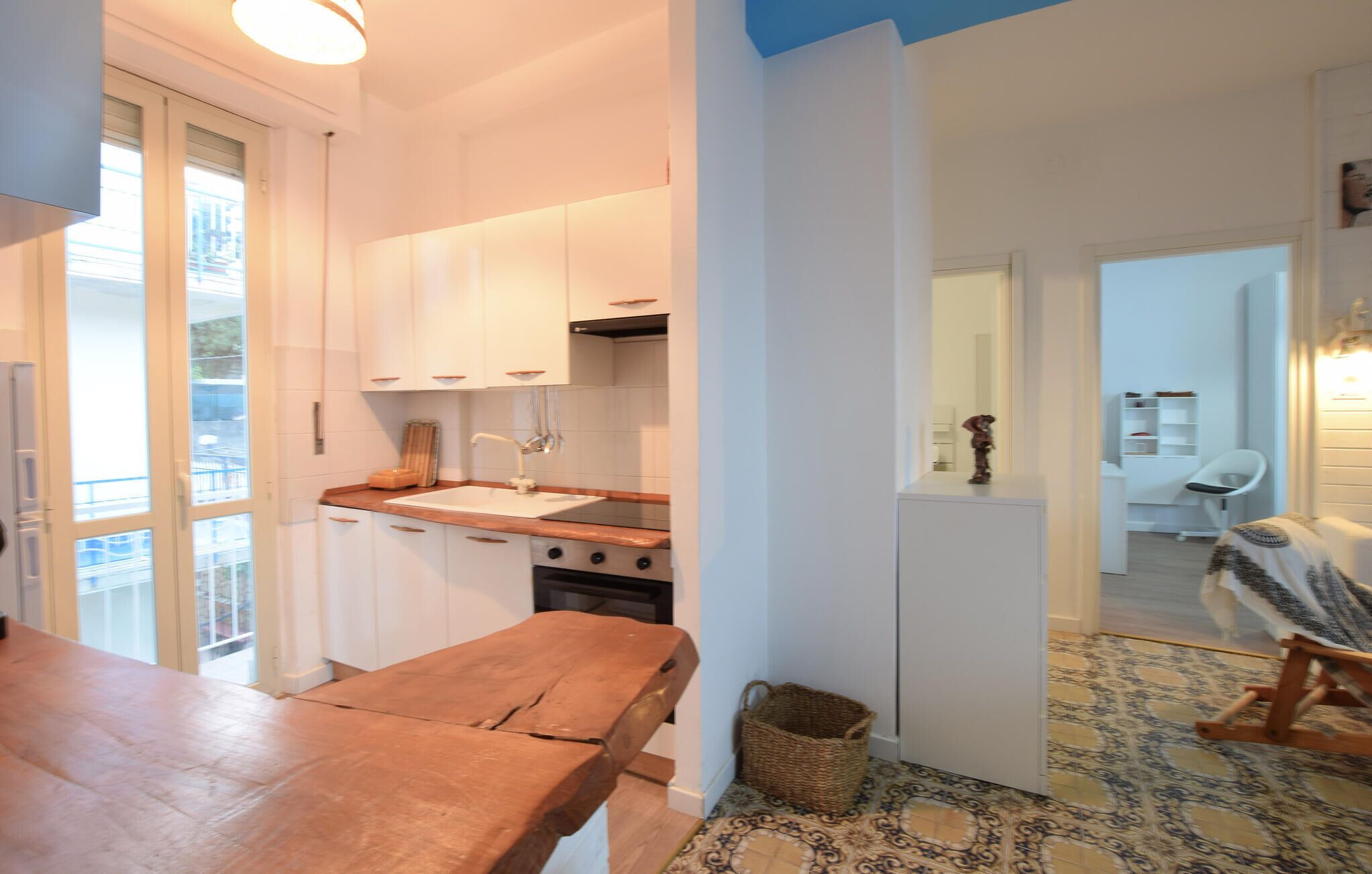 冷蔵庫、コーヒー / ティーメーカー