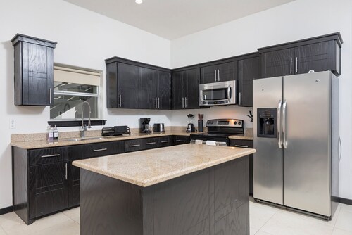 3Bed/2Bath - Prime Location, Gated Near Airport, Hospital & Mall