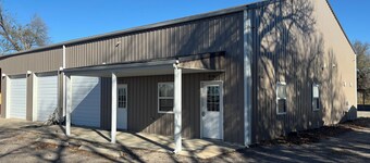 Cozy 1-bedroom Bunkhouse with Trailer parking