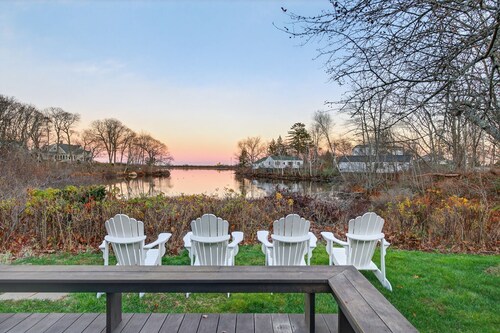 Water views! Walk to Beach-Deck|Pet Friendly
