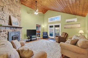 Smart TV - Water views! Walk to Beach-Deck|Pet Friendly (Biddeford)