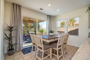 Dining - Desert Breeze 4bed 3bath,  Casita ..SALT WATER Pool Spa, Golf views (Indio)