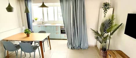 1 slaapkamer, een bureau, gratis wifi, beddengoed