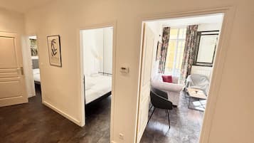 2 bedrooms, desk, iron/ironing board, free WiFi