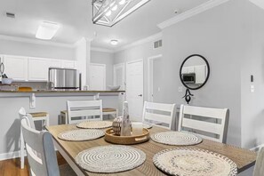 Dining - Tuscana resort,close to disney! (Davenport)