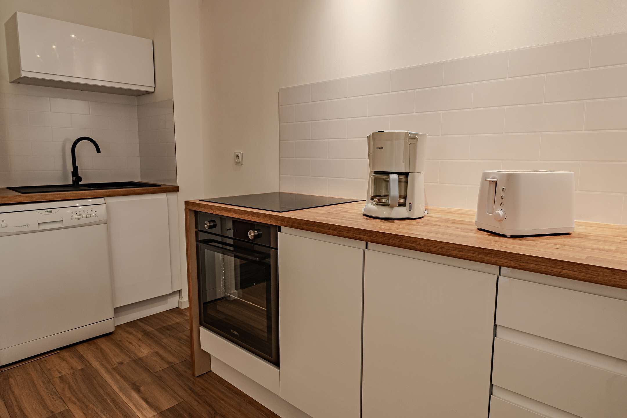 Réfrigérateur, four, lave-vaisselle