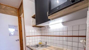 Réfrigérateur, lave-vaisselle, grille-pain