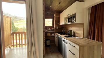 Réfrigérateur, micro-ondes, four, lave-vaisselle