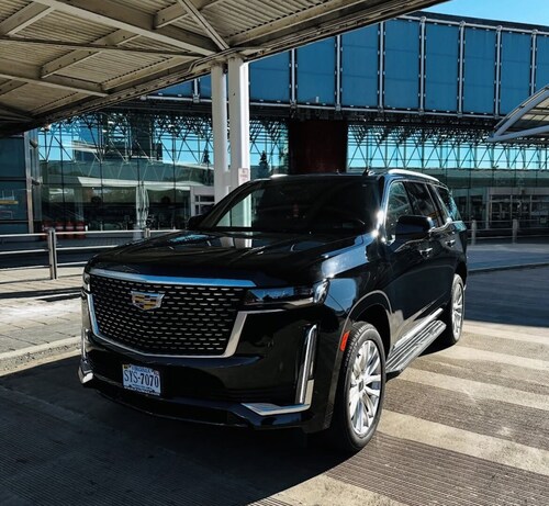 3 min downtown  fully renovated house private parking surrounded by restaurants